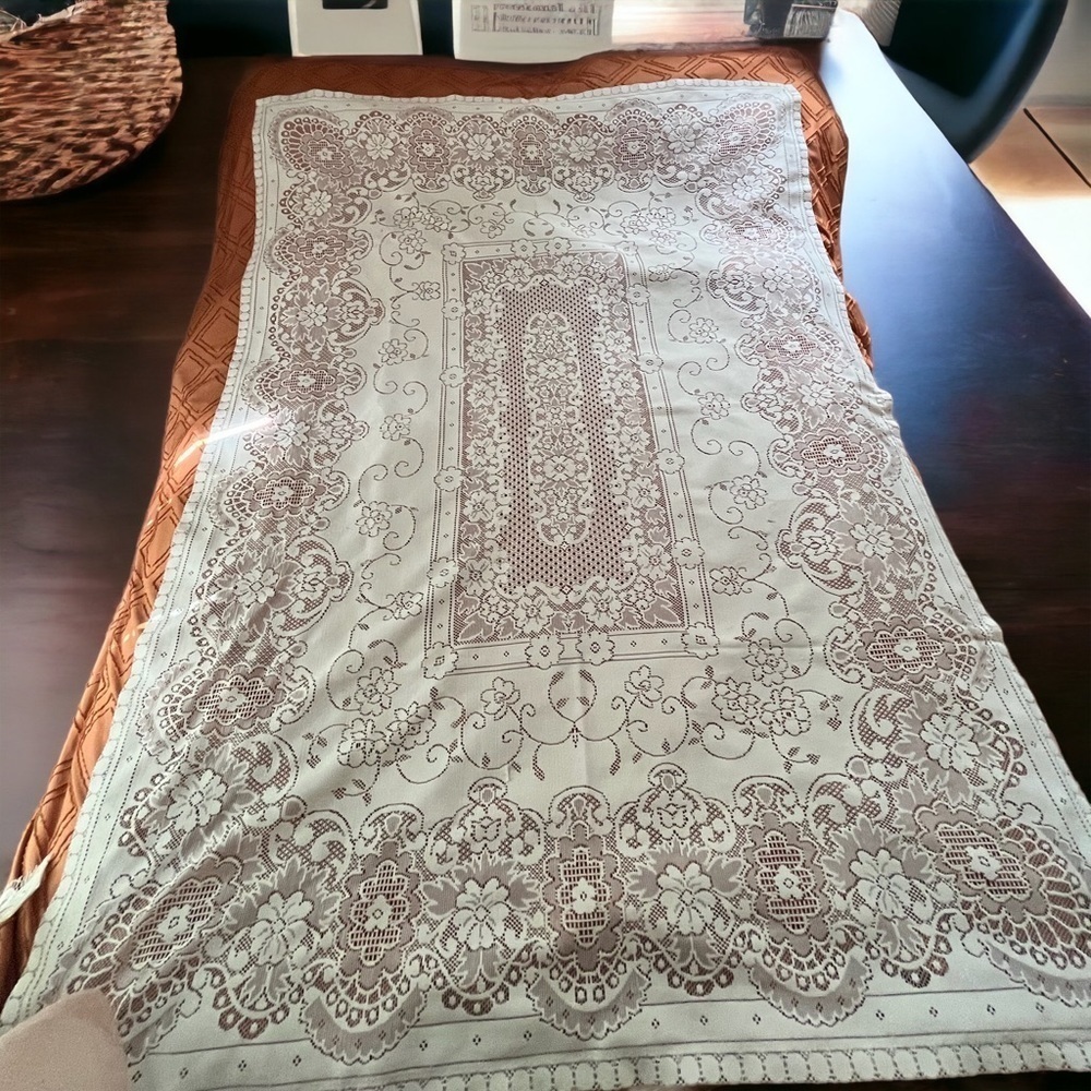 Family Herloom Handmade Lace woven table cloth -stunning -71”x45” Boho beauty ! - Picture 7 of 13